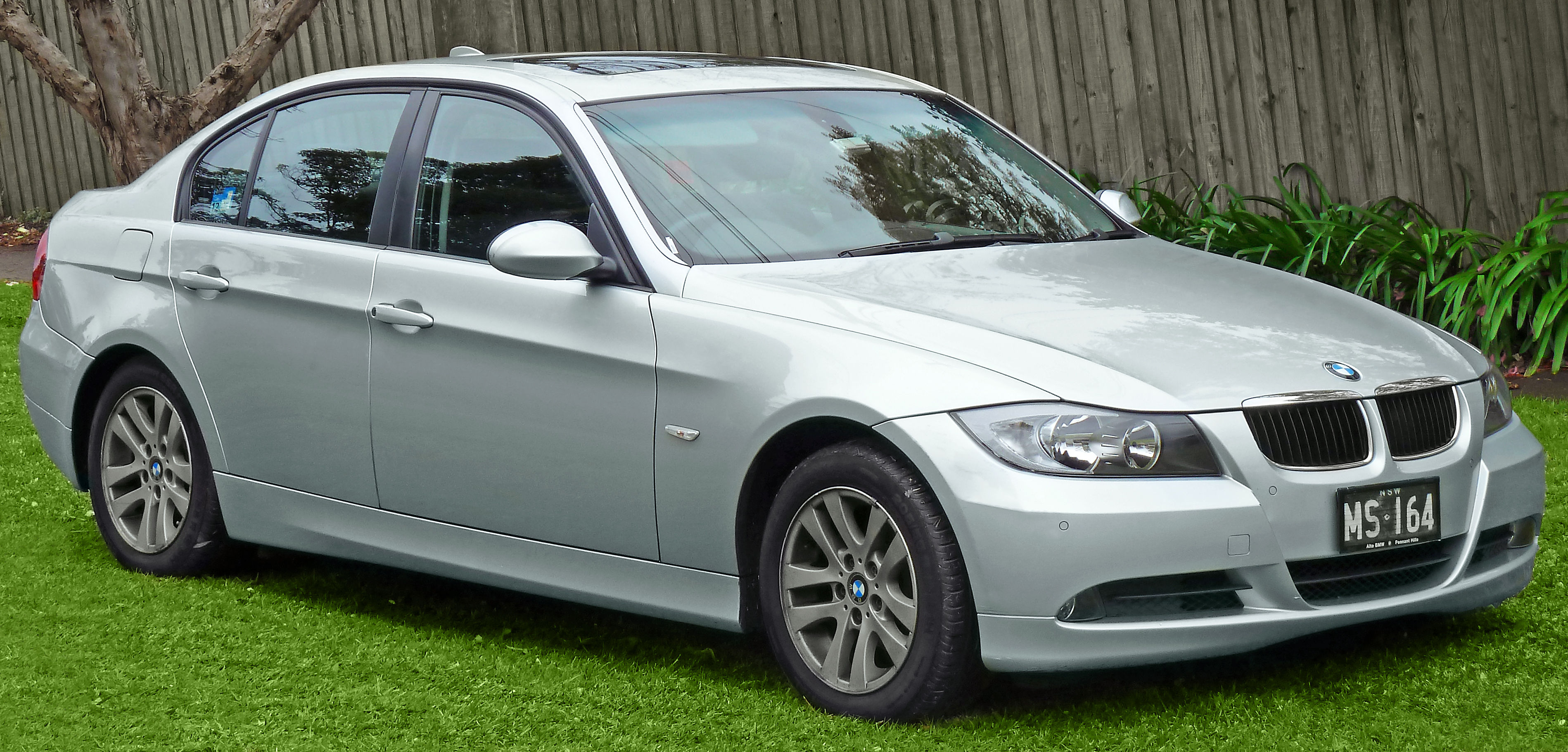 BMW Seri 3 (E90 320i)