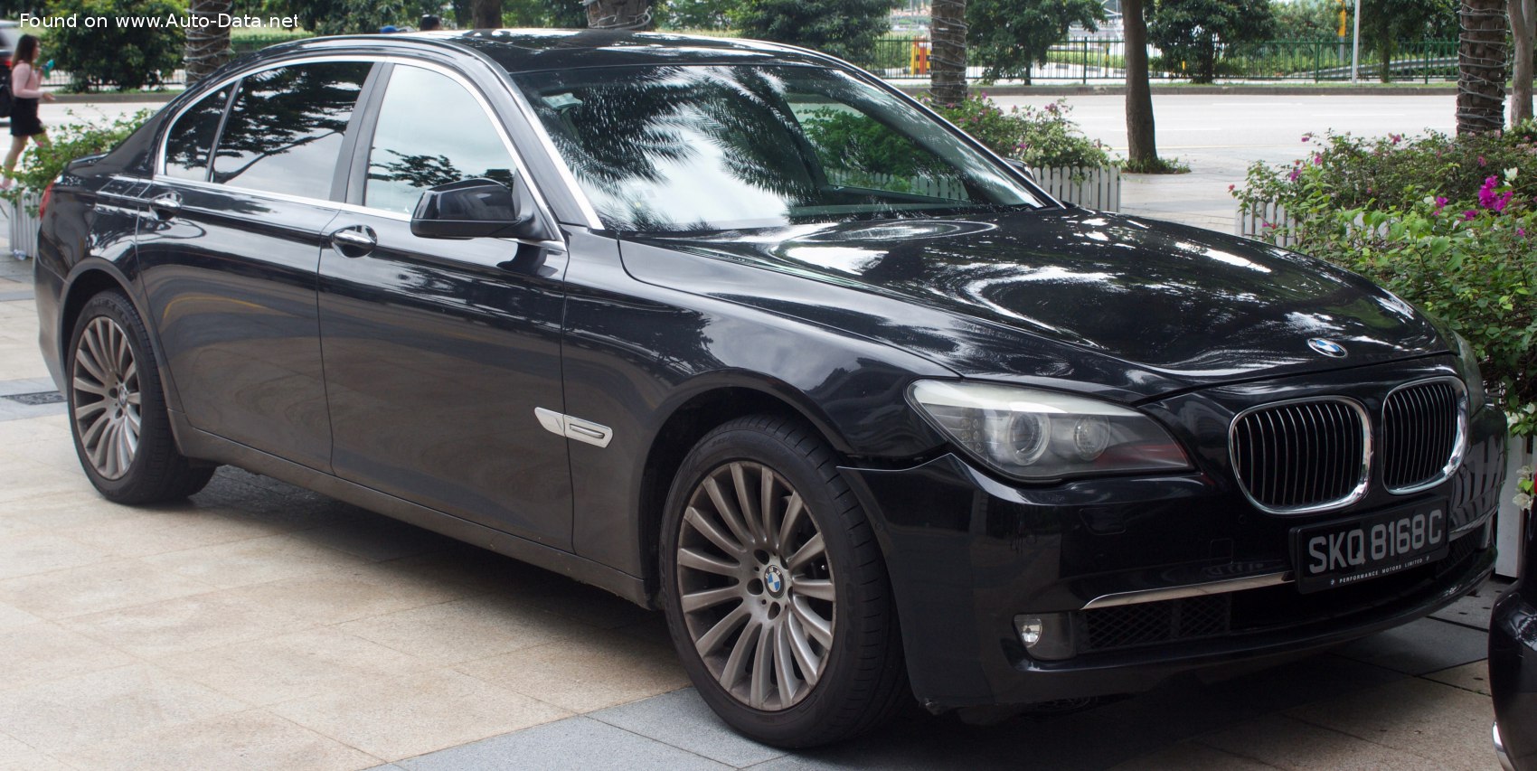 BMW Seri 7 (F02 740Li)